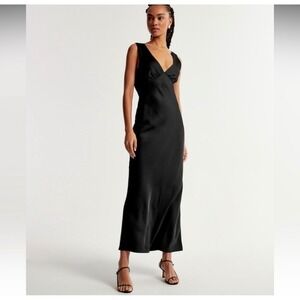Abercrombie & Fitch Black‎ Satin Cowl Back Maxi Dress V-Neck Size MT Romantic